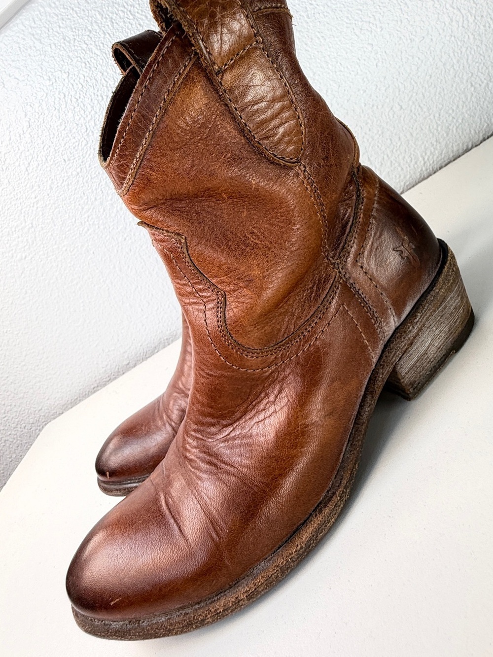 Frye Brown Leather Short Western Boots Womens 5.5 B Cowboy Ankle bootie - Picture 15 of 16